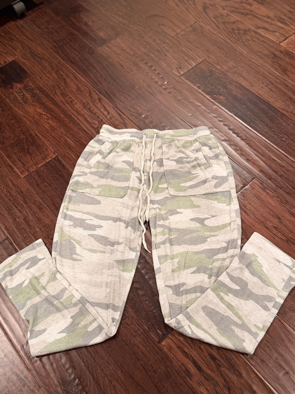 Women’s Camo Drawstring Joggers - Green/Gray camo